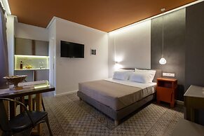 Athenian Yard Suites