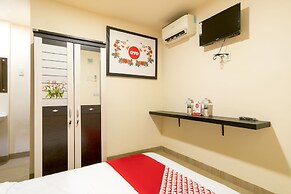 OYO 786 Sutomo Guest House