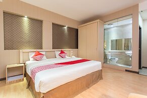 OYO 663 Hotel Sejati