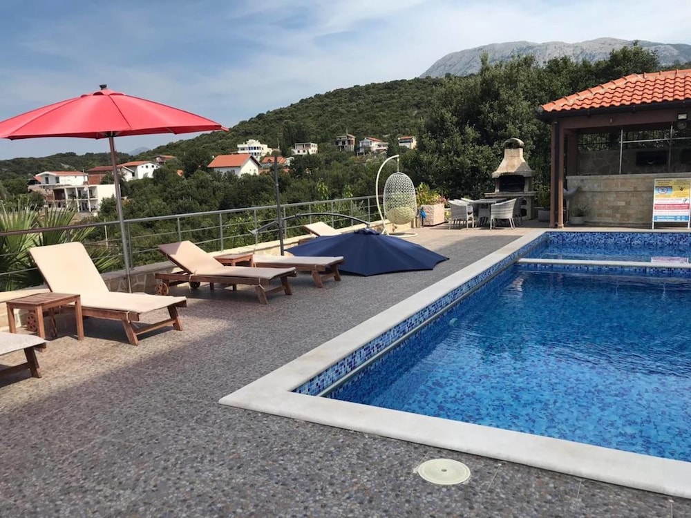 EDEM Apartments
