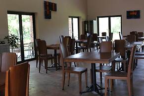 Esther's Country Lodge