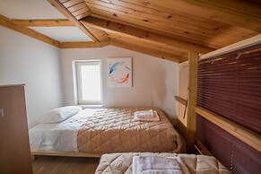 Mosaic Home - Hostel