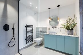 L'Abeille Boutique Apartments