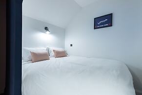L'Abeille Boutique Apartments