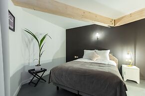 L'Abeille Boutique Apartments