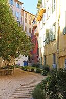 L'Abeille Boutique Apartments
