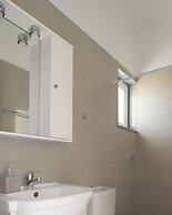 Reina Apartments
