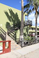 Hotel Azteca Inn