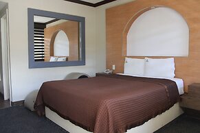 Hotel Azteca Inn