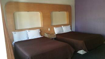 Hotel Azteca Inn