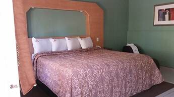 Hotel Azteca Inn