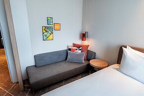 Holiday Inn Eindhoven Airport by IHG