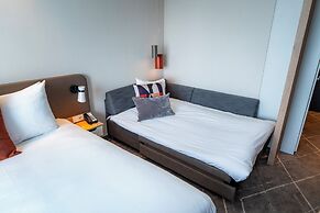 Holiday Inn Eindhoven Airport by IHG