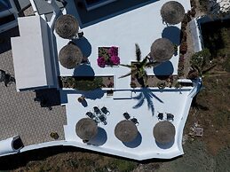 Ancient Thera Apartments