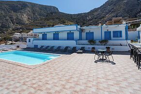 Ancient Thera Apartments