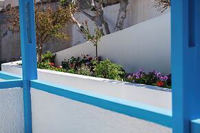Ancient Thera Apartments