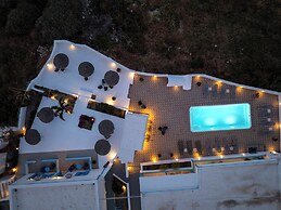 Ancient Thera Apartments