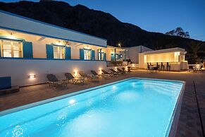 Ancient Thera Apartments