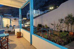 Ancient Thera Apartments