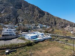 Ancient Thera Apartments