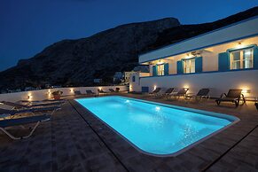 Ancient Thera Apartments