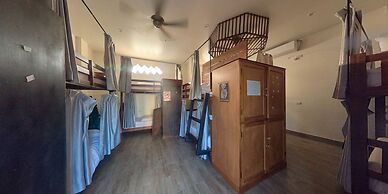 Faraway Suites - Hostel