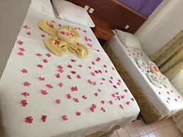 El Latino Otel