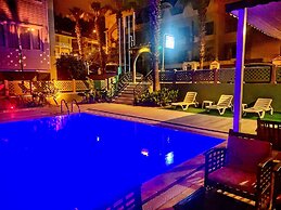 El Latino Otel