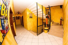 El Latino Otel