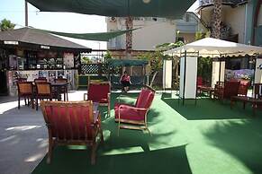 El Latino Otel