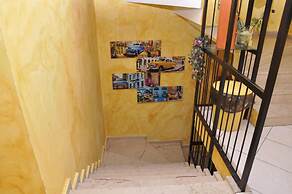El Latino Otel