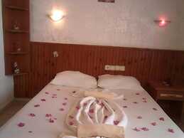 El Latino Otel