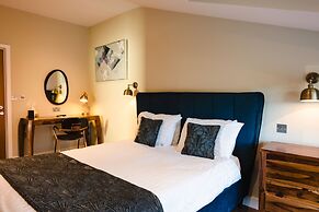 Crown Lodge Hotel
