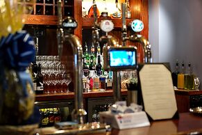 Crown Lodge Hotel