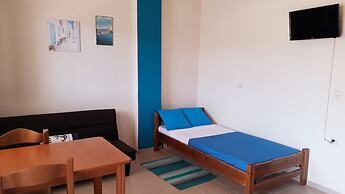 Yannis Residences