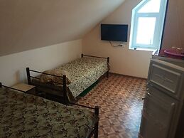 Lazur Guest House