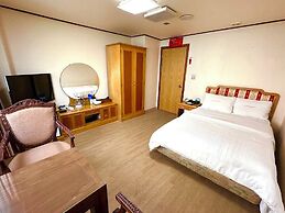 Newvera Hotel
