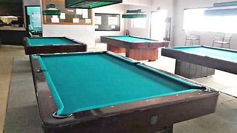 Royale Tagaytay B&B