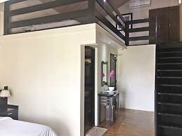 Royale Tagaytay B&B