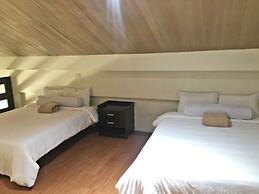 Royale Tagaytay B&B