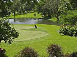 Royale Tagaytay B&B