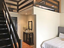 Royale Tagaytay B&B