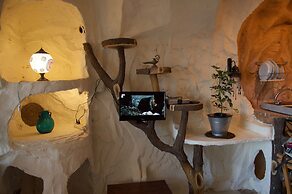 The Cozy Beach Cave