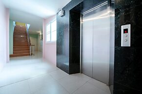 Blooming Hill Boutique Suites