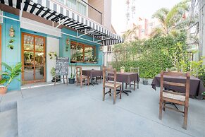 Blooming Hill Boutique Suites