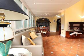 Ilary House