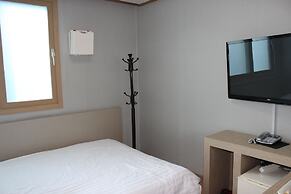 Gipoong Hotel