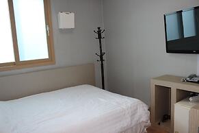 Gipoong Hotel