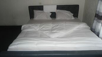 Airport Inn Motel