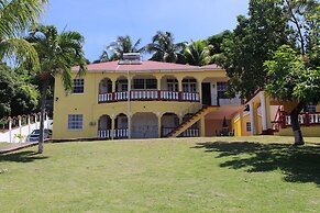 Amarilla Apts